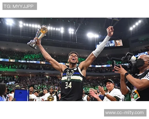 字母哥半场表现抢眼8投5中斩获15分3篮板2助攻独得11分助球队争胜