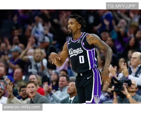 豪泽称赞哈珀抓住机会展现出色防守能力为球队贡献良多